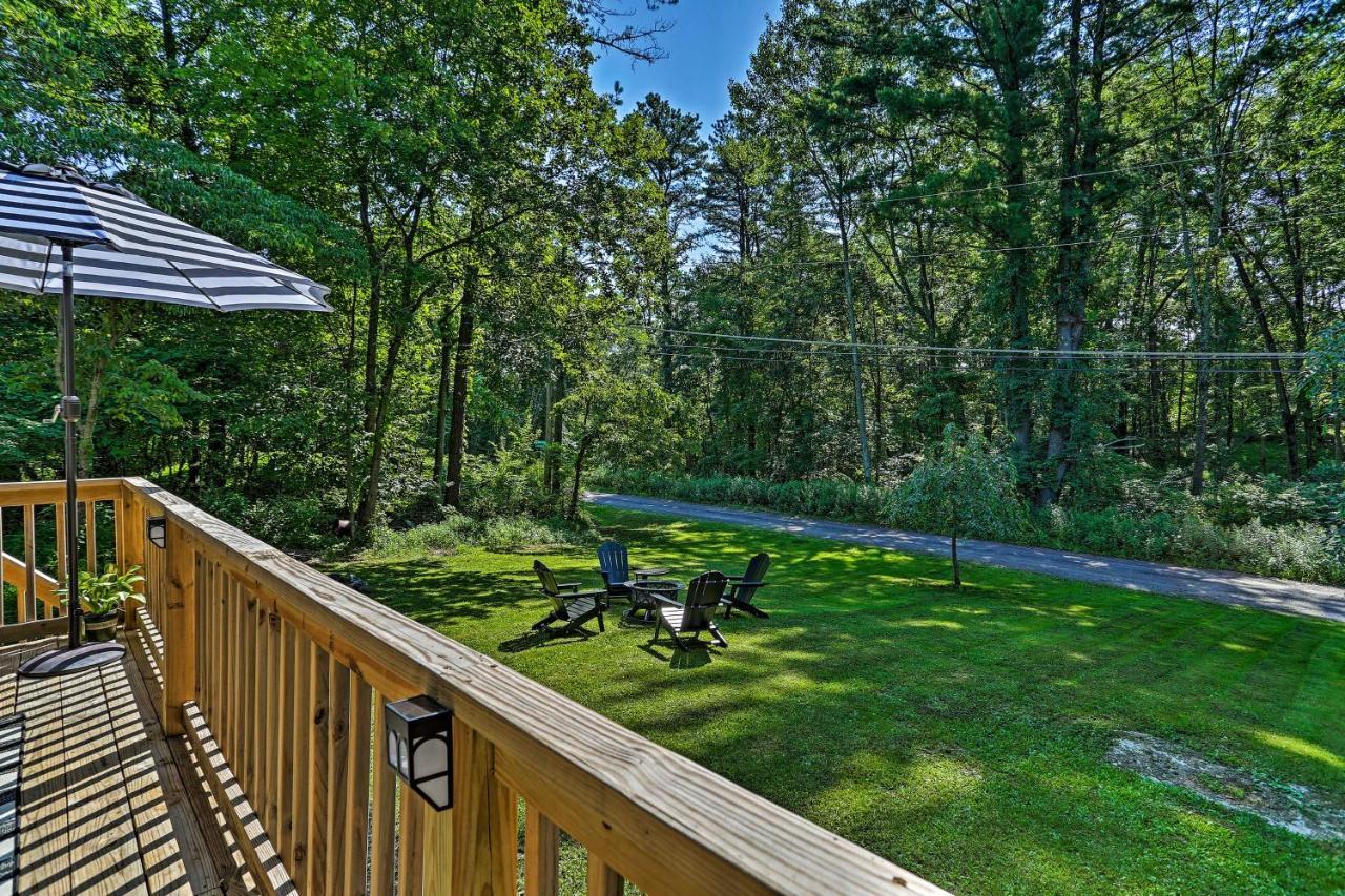 Modern East Stroudsburg Home With Deck And Gas Grill! Exterior photo