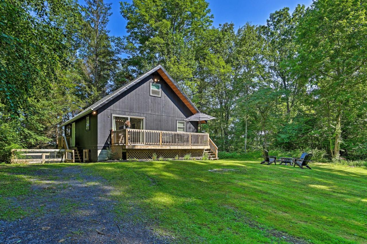 Modern East Stroudsburg Home With Deck And Gas Grill! Exterior photo